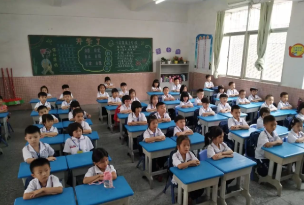 教育联合体文来杯编程赛轮流让每个孩子都能站上归于自己的舞