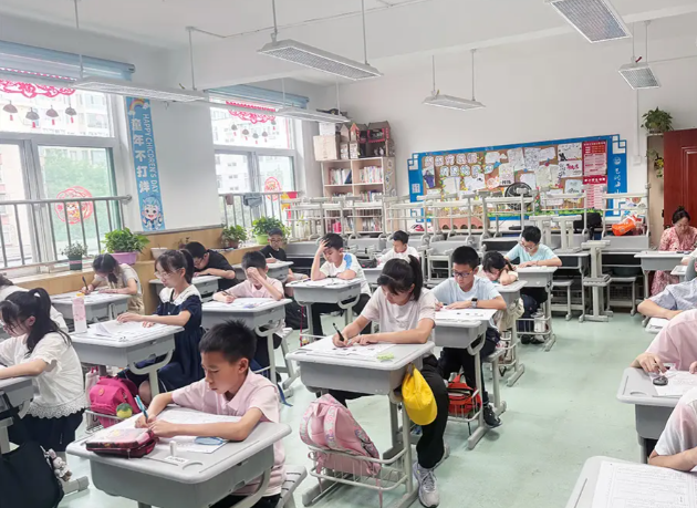 无缝衔接师生推窗见绿出门见景可谓建在公园里的学校 无缝衔接师生推窗见绿出门见景可谓建在公园里的学校